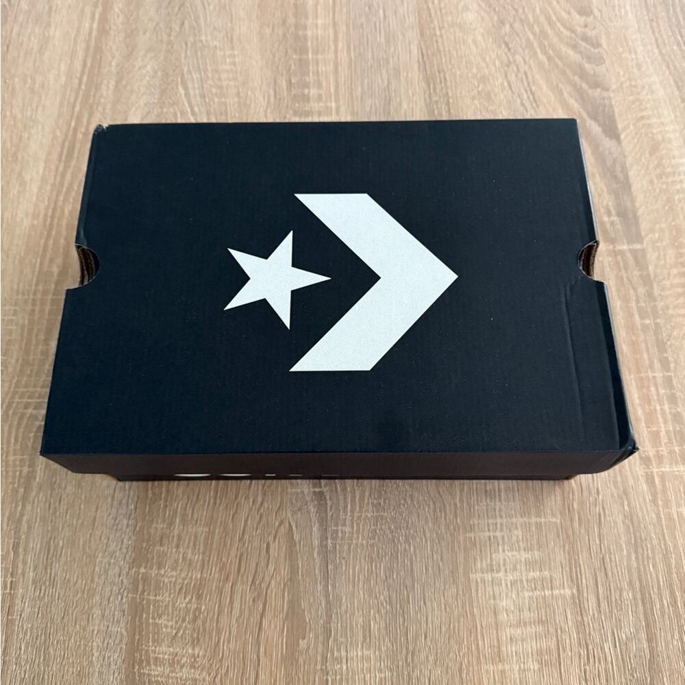 NIB • Chuck Taylor All Star Lift Platform Canvas Size: 9.5 - Picture 5 of 7